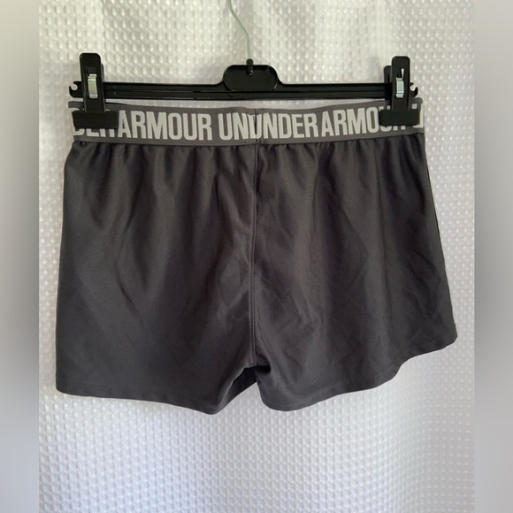 Women’s UNDER ARMOUR dark gray workout shorts heat gear loose fit size small - Picture 7 of 8